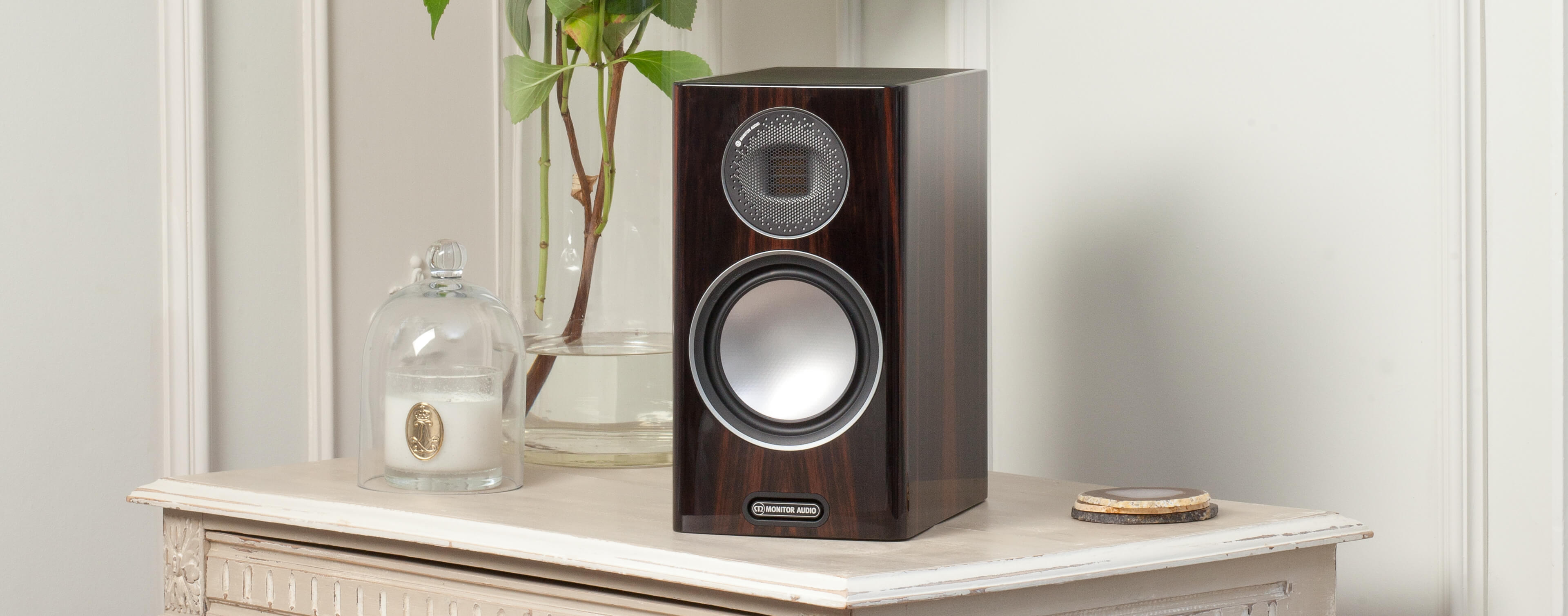 Полочная акустика Monitor Audio Gold 100 (5G) Piano Black