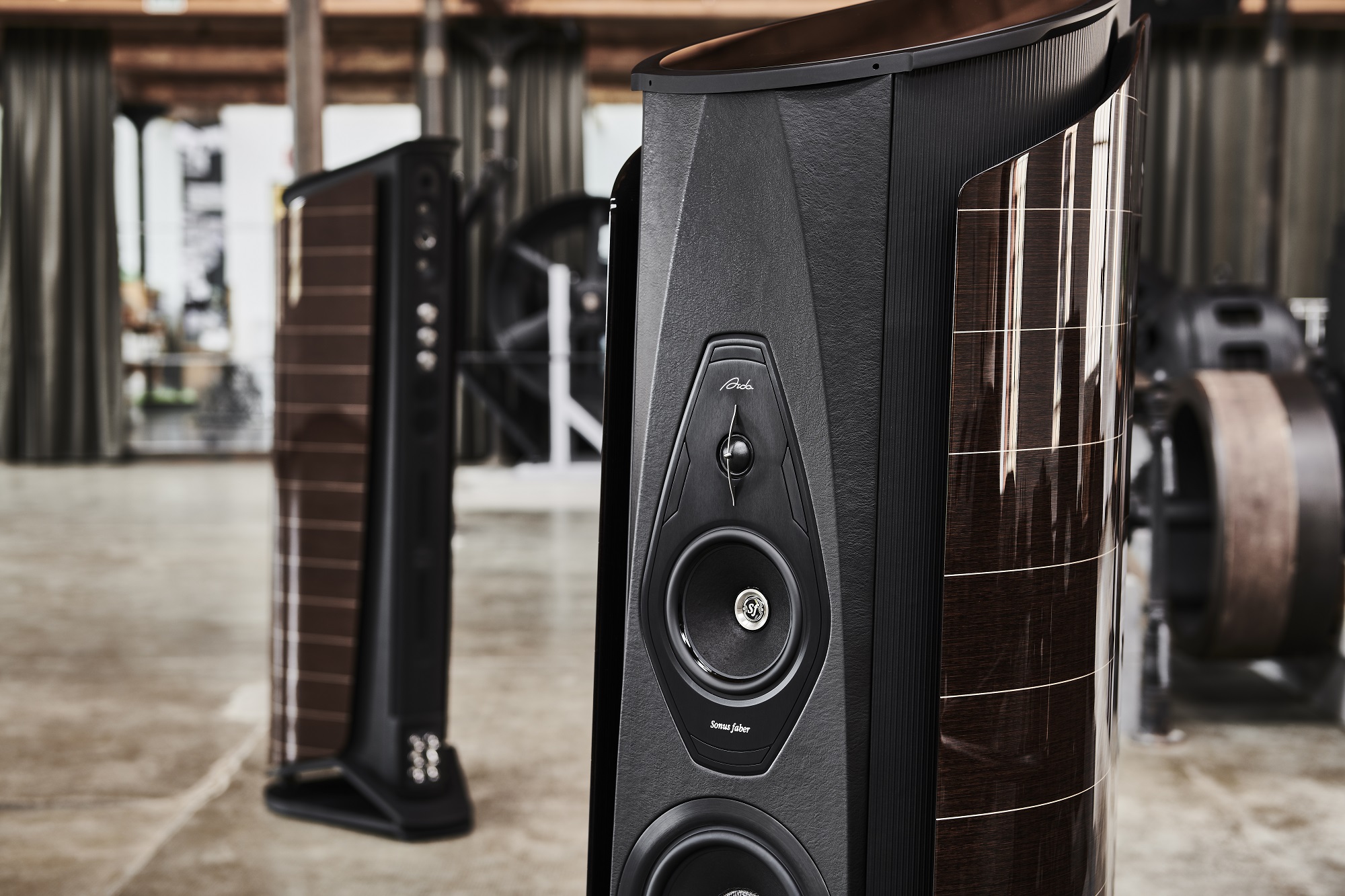 Напольная акустика Sonus Faber Aida II red