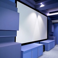 Кинозал в мансарде фотография - 12